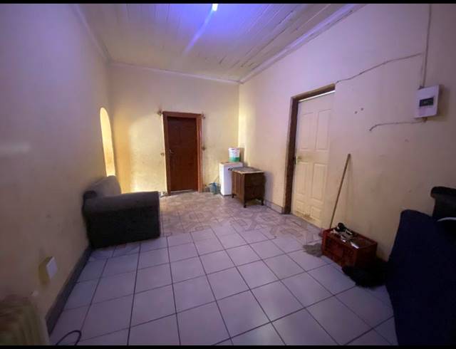 14 BEDROOM HOUSE FOR SALE IN VREDEDORP
